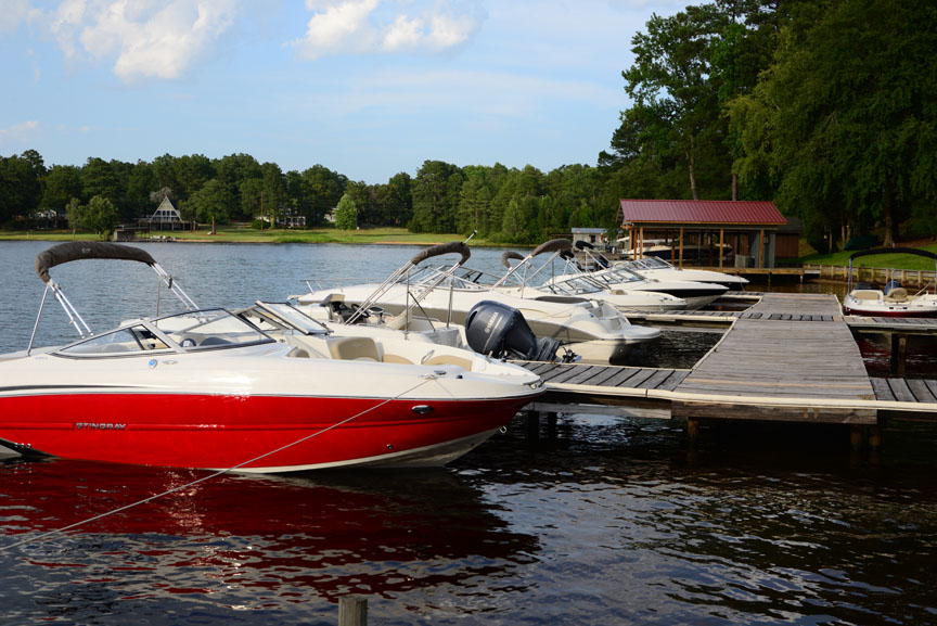 Stingray launches new deck boat models
