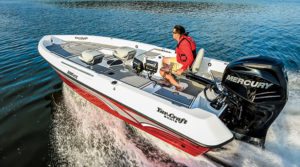 The newly redesigned 2095 BTX won a 2016 Boating Industry Top Products Award.