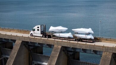 Koch Marine transports Stingray Boats