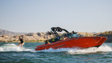 MasterCraft surf boat