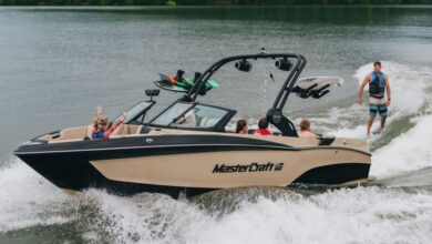 MasterCraft surf boat